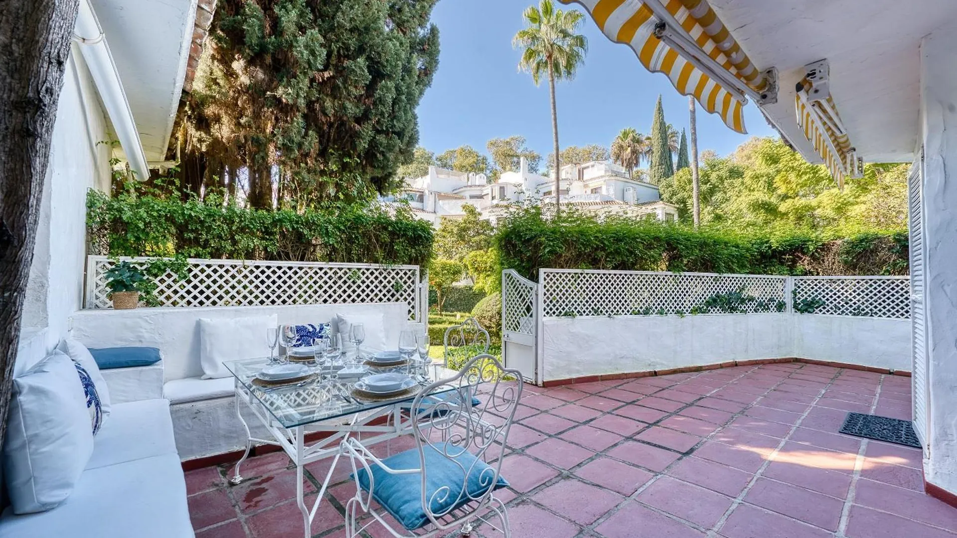 2045 Golden Beach Apartment Steps From The Sea Marbella
