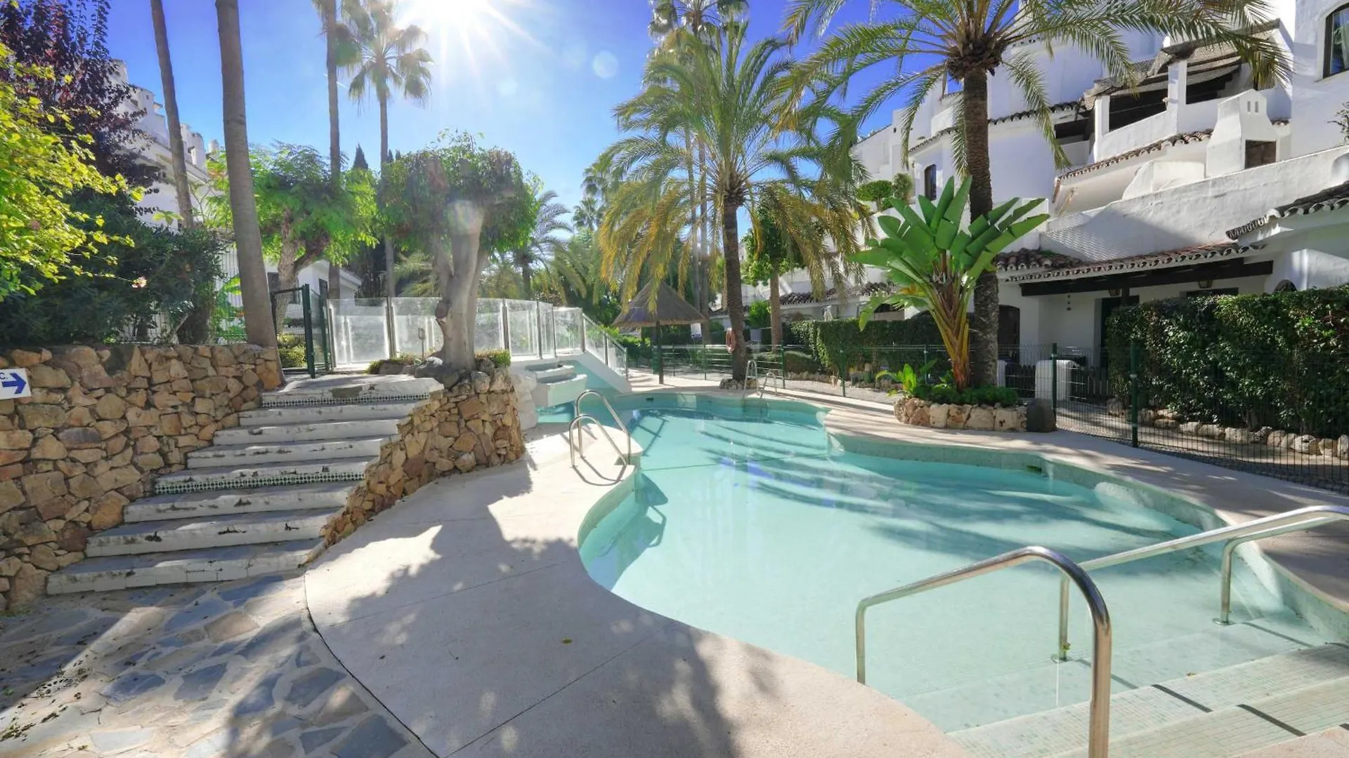 2045 Golden Beach Apartment Steps From The Sea 0*, Marbella